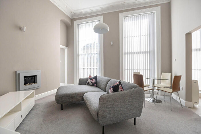 1 Bedroom Apartment To Rent In High Street, Cheltenham, GL50