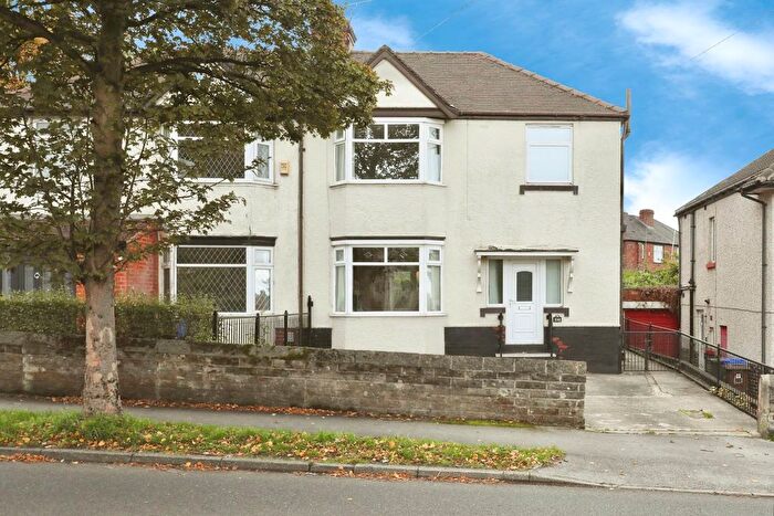 3 Bedroom Semi-detached House For Sale In Warminster Road, Norton Lees, Sheffield, S8