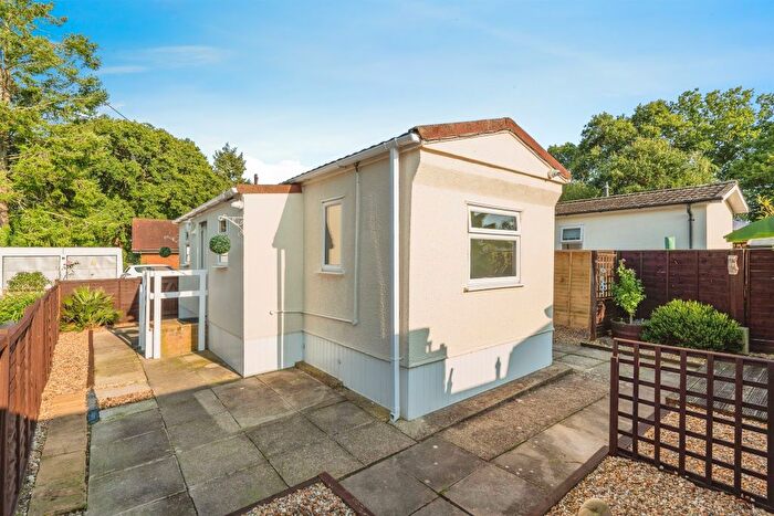 1 Bedroom Park Home For Sale In Bourne Lane, Woodlands, Southampton, SO40