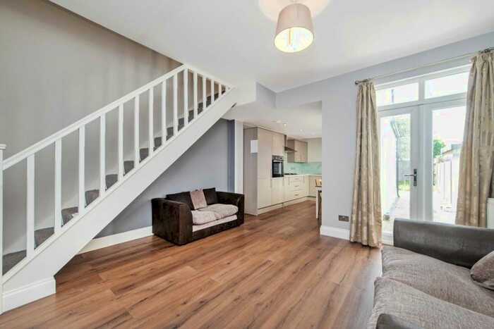 4 Bedroom House To Rent In Clifton Road, Forest Gate, E7