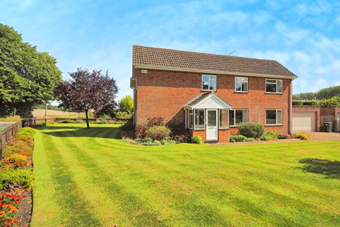 4 Bedroom Detached House For Sale In The Croft, Bishopstone, Salisbury, SP5