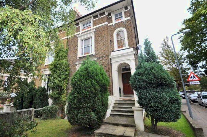1 Bedroom Flat To Rent In New Wanstead, Wanstead, E11