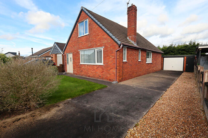 3 Bedroom Bungalow For Sale In Sedgley Avenue, Freckleton, Preston, PR4