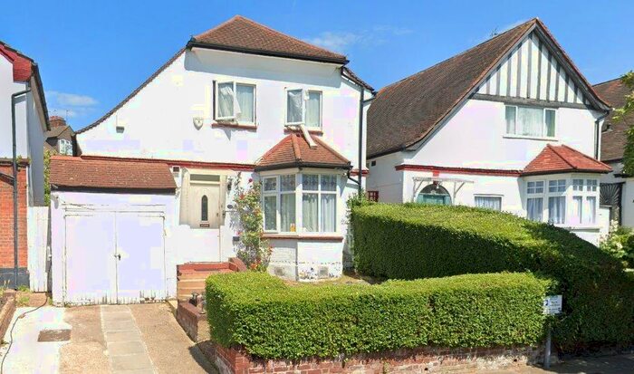 3 Bedroom Semi-Detached House To Rent In Wentworth Road, Golders Green, NW11