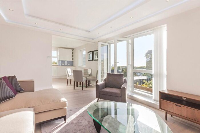 3 Bedroom Flat To Rent In Avenue Road, St John's Wood, NW8
