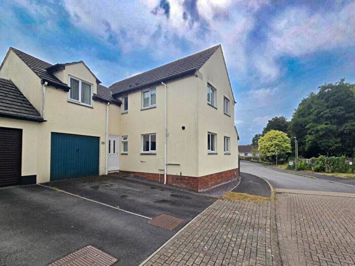 4 Bedroom Link Detached House For Sale In Primrose Avenue, Barnstaple, EX32