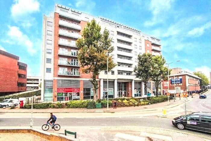 1 Bedroom Flat To Rent In , Watford, WD18