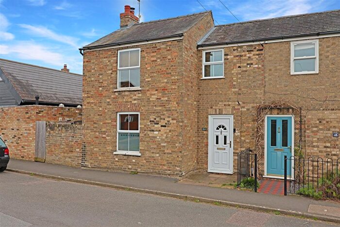 3 Bedroom Semi-Detached House For Sale In Way Lane, Waterbeach, Cambridge, CB25