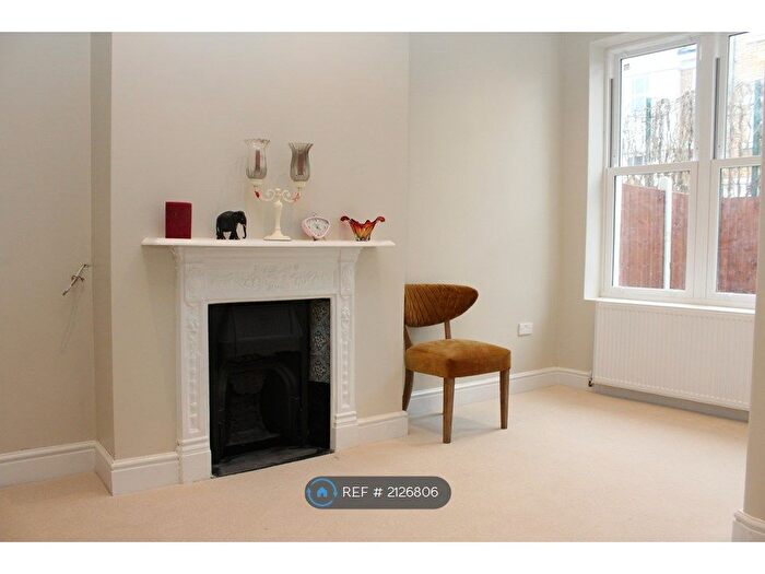 4 Bedroom Flat To Rent In Hetley Road, London, W12