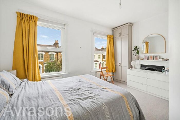 3 Bedroom Flat To Rent In Crewys Road, Peckham, SE15