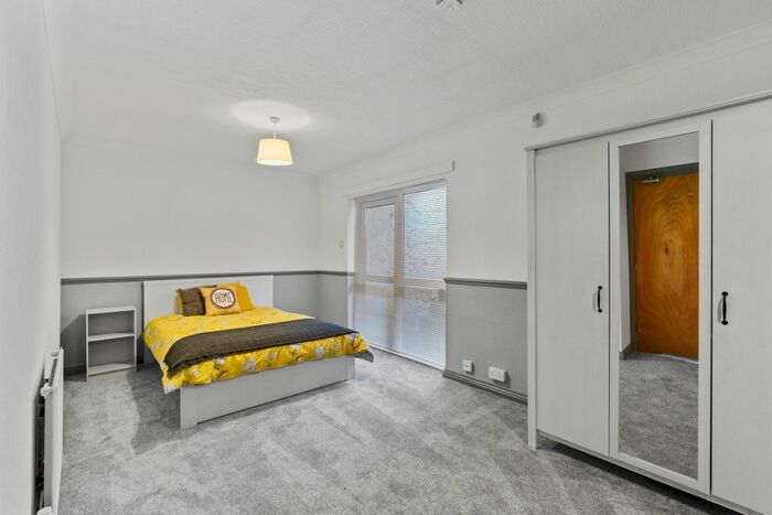 1 Bedroom Property To Rent In College Avenue, Mannamead, Plymouth, PL4