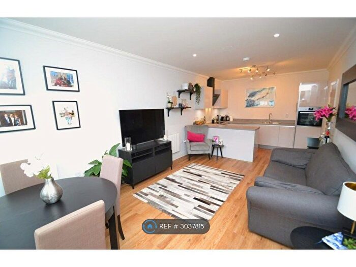 1 Bedroom Flat To Rent In Watling Street, Radlett, WD7