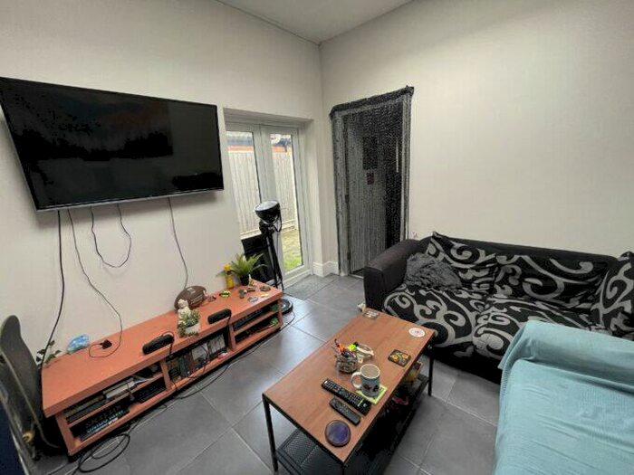 6 Bedroom Terraced House To Rent In West End - Carholme Road - Student Let, LN1