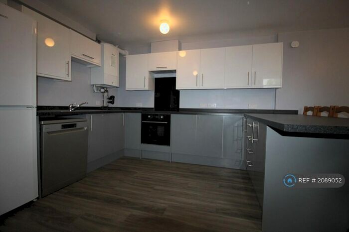 5 Bedroom End Of Terrace House To Rent In Cossack Green, Southampton, SO14