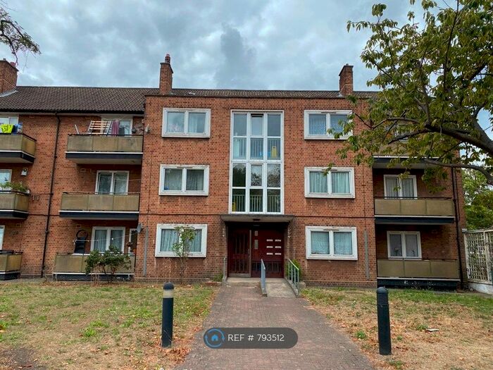 2 Bedroom Flat To Rent In Forest Drive, London, E12
