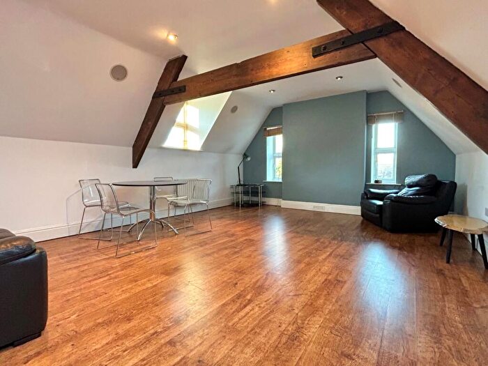 2 Bedroom Flat To Rent In Linfield, Grove Road, Headingley, Leeds, LS6