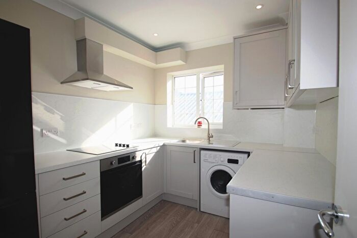 1 Bedroom Flat To Rent In Church Hill Garage, Orpington, BR6