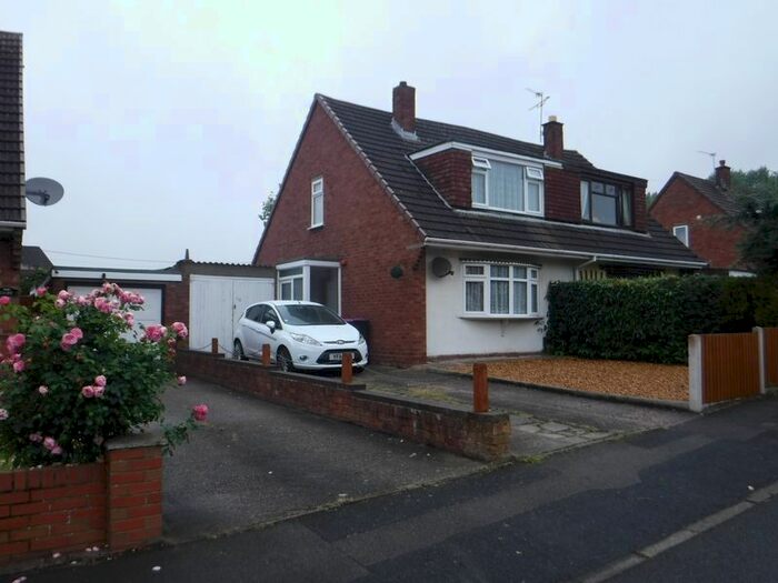 3 Bedroom Semi-Detached House To Rent In Ewart Road, Donnington, Telford, TF2