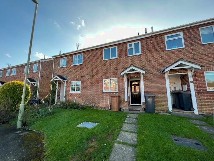 2 Bedroom Terraced House To Rent In Hunters Crescent, Romsey, SO51