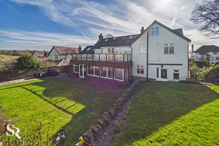 4 Bedroom Detached House For Sale In Eccles Road, Chapel-En-Le-Frith, SK23