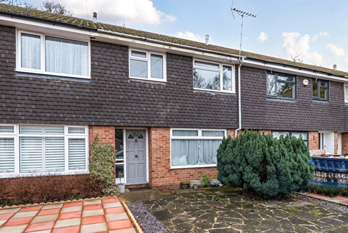 3 Bedroom Terraced House For Sale In Birchwood Drive, West Byfleet, KT14