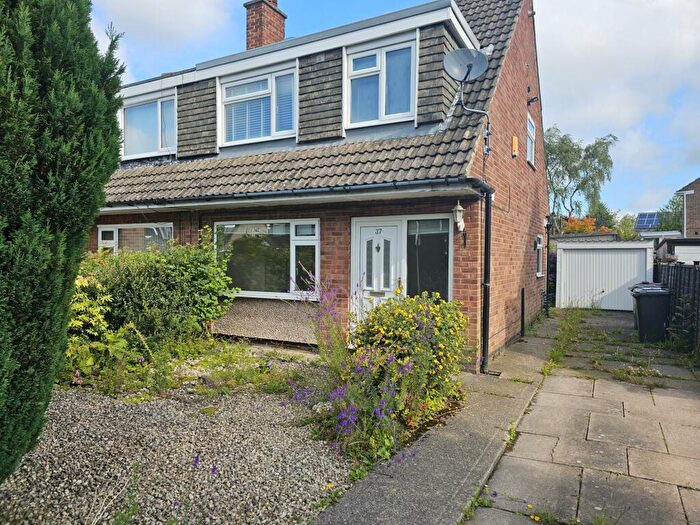 3 Bedroom House To Rent In Plantation Gardens, Leeds, LS17