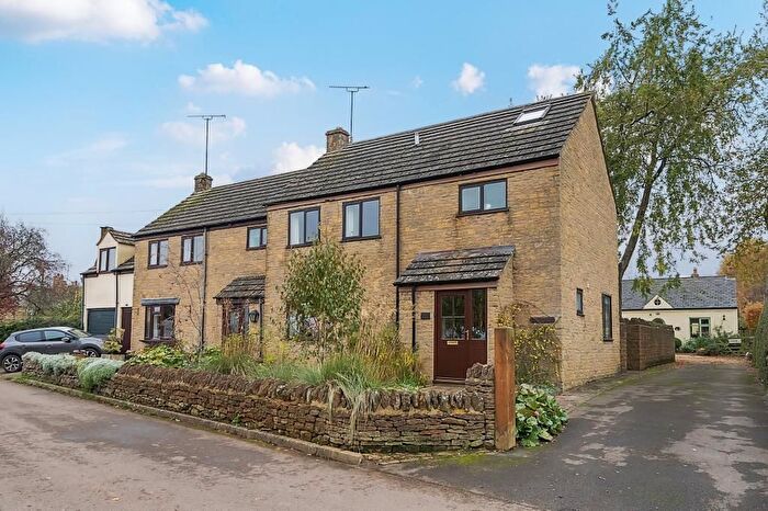4 Bedroom Semi-Detached House For Sale In Hook Norton, Oxfordshire, OX15