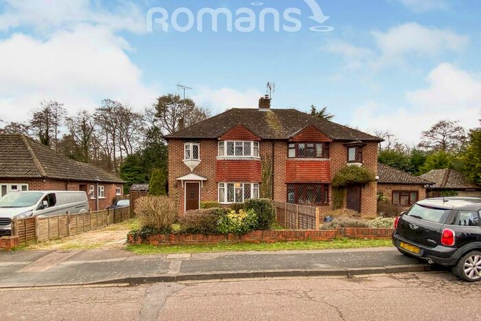 3 Bedroom Semi-Detached House To Rent In Forest End Fleet, GU52