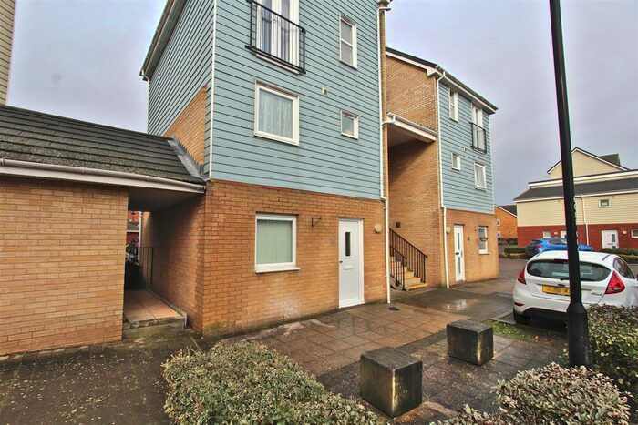 1 Bedroom Flat To Rent In Onyx Drive, Sittingbourne, ME10