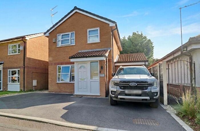 3 Bedroom Detached House For Sale In Ringstone Close, Prestwich, M25