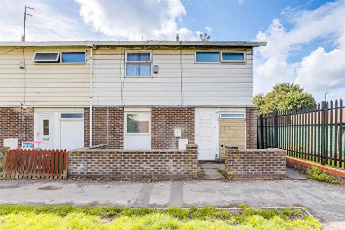 3 Bedroom End Of Terrace House For Sale In Oakington Close, Arnold, Nottinghamshire, NG5
