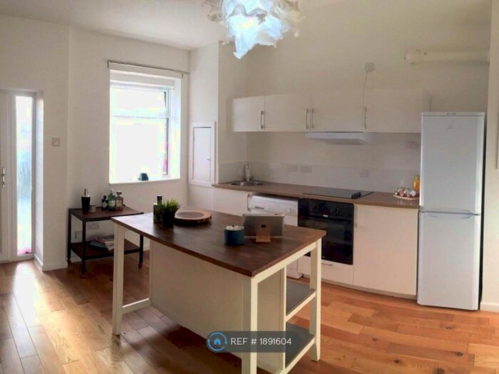 1 Bedroom Flat To Rent In Chestnut Grove, Crewe, CW1