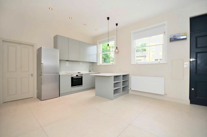 2 Bedroom Flat To Rent In Brixton Road, Brixton, London, SW9