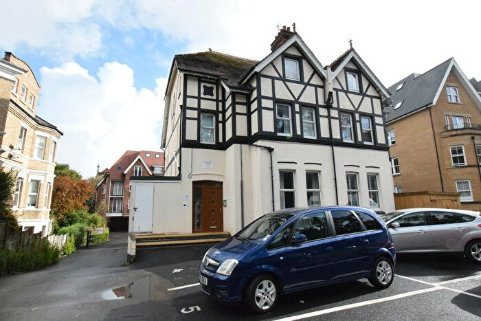 1 Bedroom Flat To Rent In Samleigh Court, - Knyveton Road, BH1