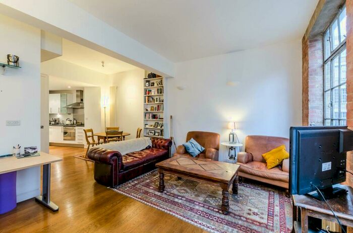 2 Bedroom Flat To Rent In Amwell Street, Clerkenwell, London, EC1R