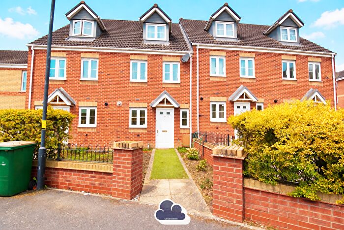 3 Bedroom Terraced House To Rent In Signet Square, Coventry, CV2