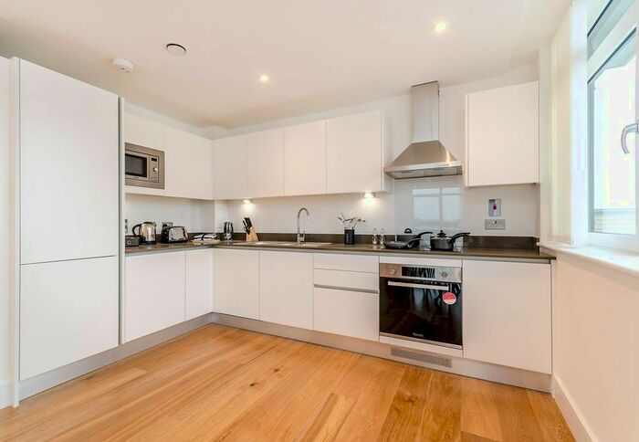 3 Bedroom Flat To Rent In Grove Place, Eltham, London, SE9