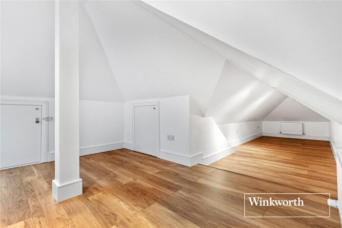 2 Bedroom Flat To Rent In Abercorn Road, Mill Hill East, London, NW7
