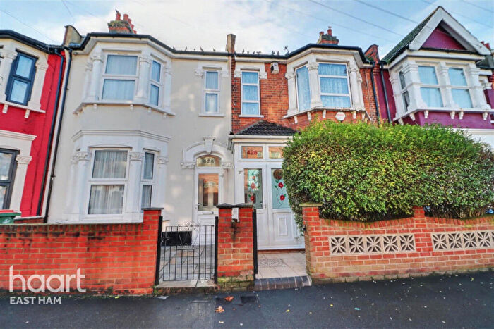 3 Bedroom Terraced House To Rent In Central Park Road, London, E6