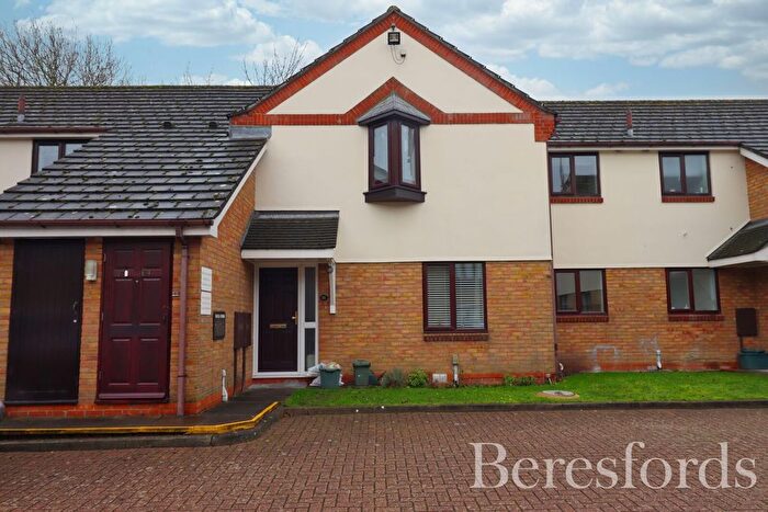 1 Bedroom Flat For Sale In Chester Place, Chelmsford, CM1