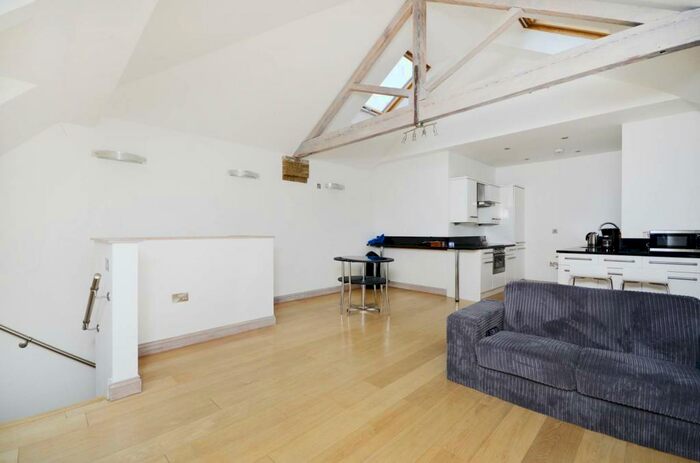 2 Bedroom Flat To Rent In Rivington Street, Shoreditch, London, EC2A