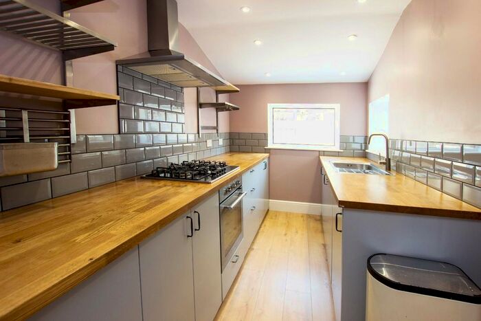 2 Bedroom Property To Rent In Park Road, Darwen, BB3