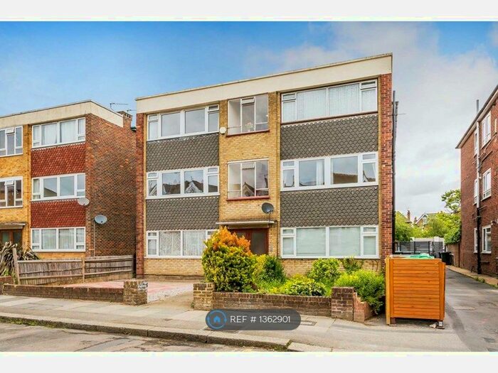 1 Bedroom Flat To Rent In South Park Road, London, SW19