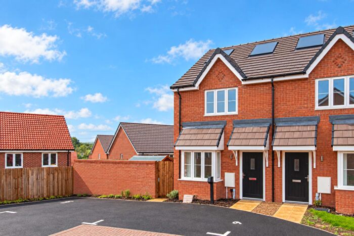 2 Bedroom Semi Detached House To Rent In Cooper Close, Kettering, NN15