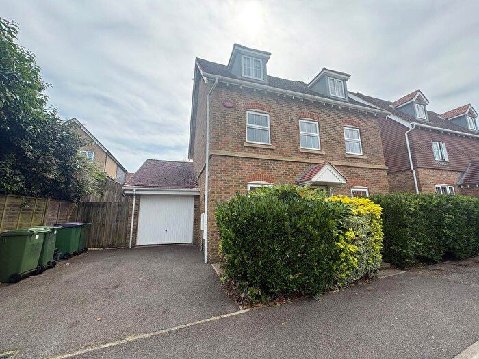 5 Bedroom House To Rent In Lewis Road Hawkinge, CT18