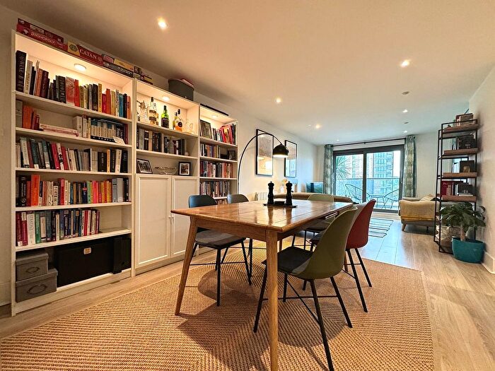 3 Bedroom Flat To Rent In West Carriage House, Royal Carriage Mews, Woolwich, London, SE18