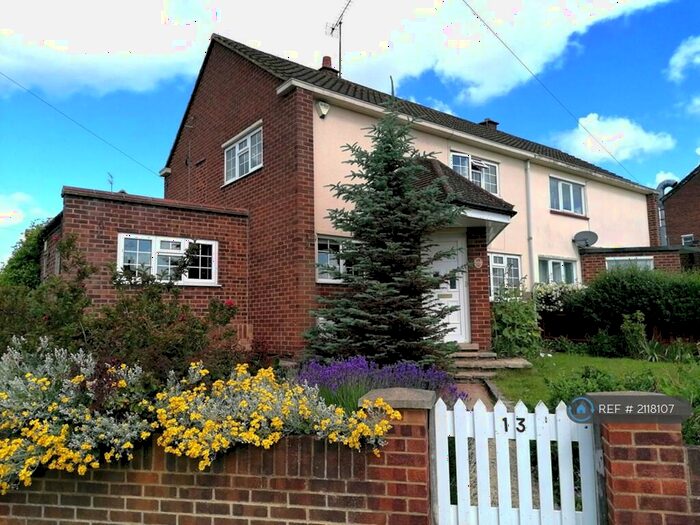 3 Bedroom Semi-Detached House To Rent In Gloucester Road, Maidenhead, SL6