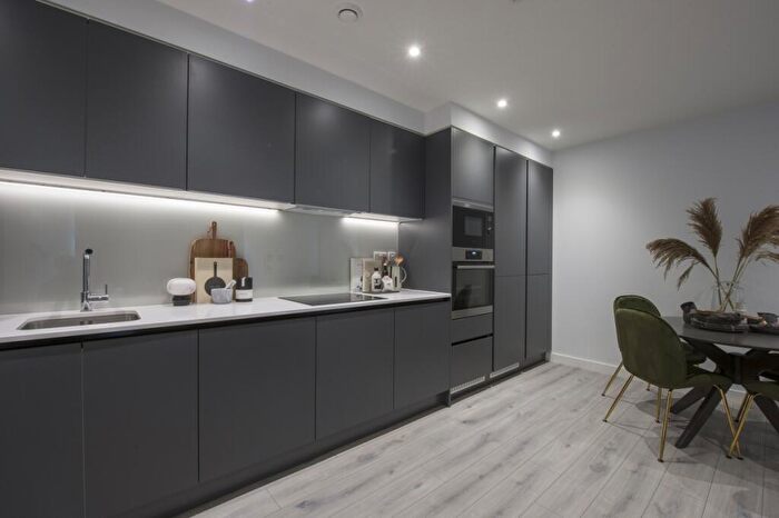 2 Bedroom Flat To Rent In The Courtyard Circus Street, BN2