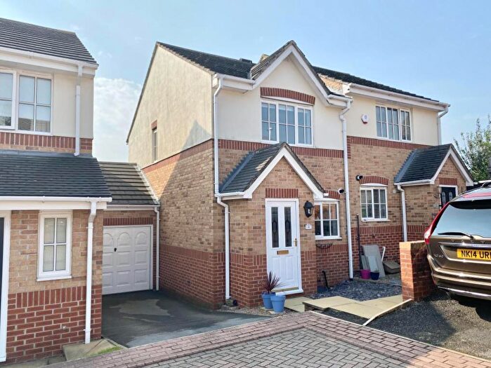 2 Bedroom House To Rent In Marsh Court, Pudsey, LS28
