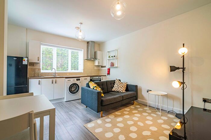 1 Bedroom Flat To Rent In Milner Road, Nottingham, NG5